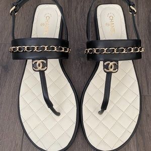 2023 CHANEL CC LOGO BLACK THONG LEATHER FLAT SHOES SANDALS 40